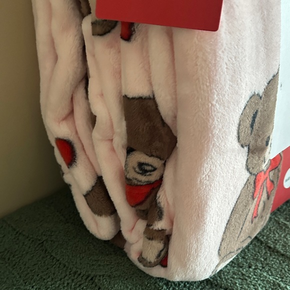 Cuddle in Love Valentine Teddy Bear 🧸 Blanket Queen Heart ♥️ NEW! - Picture 9 of 10